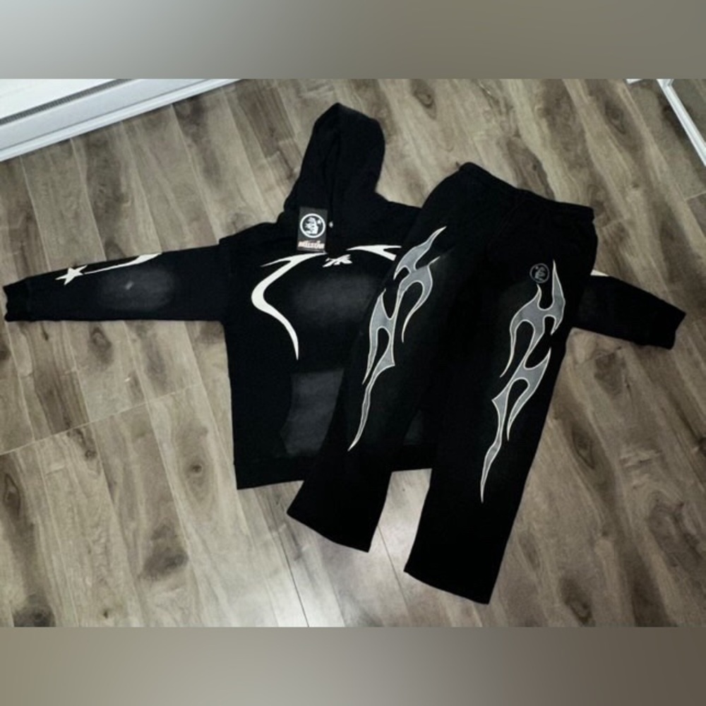 Selling Hellstar tracksuit 250$ debatable